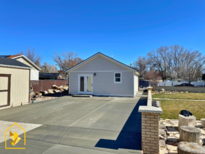 648 sq ft